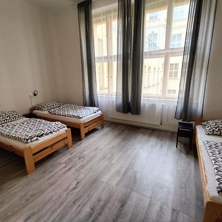 A Plus Hostel - Centrum Prague Luaran gambar