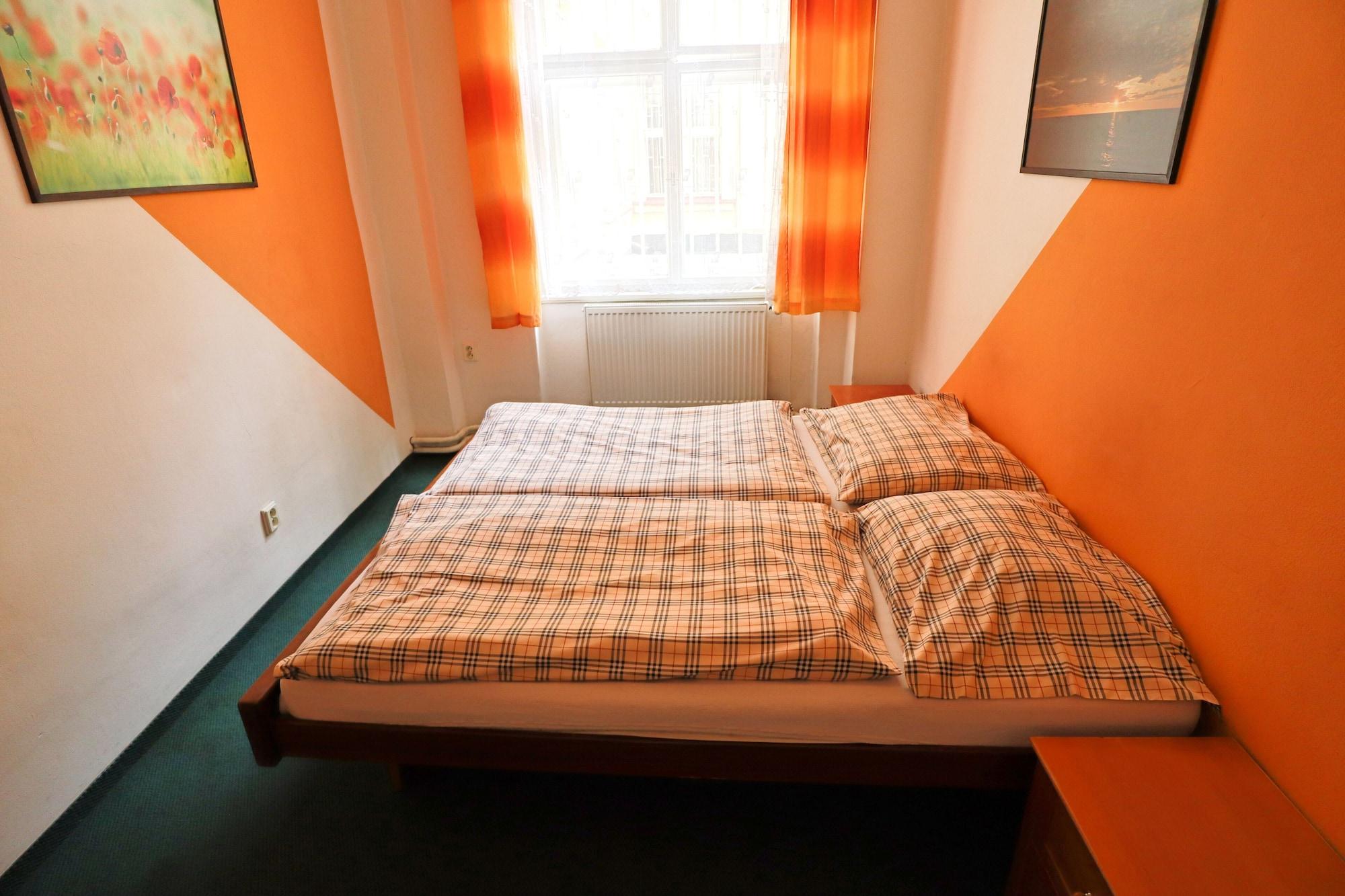 A Plus Hostel - Centrum Prague Luaran gambar