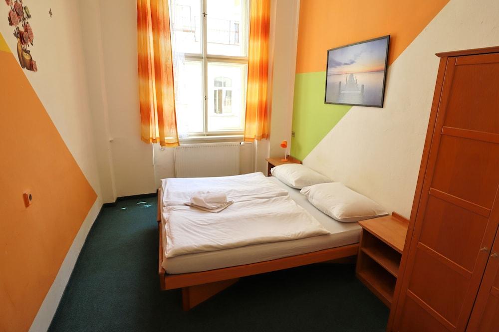 A Plus Hostel - Centrum Prague Luaran gambar