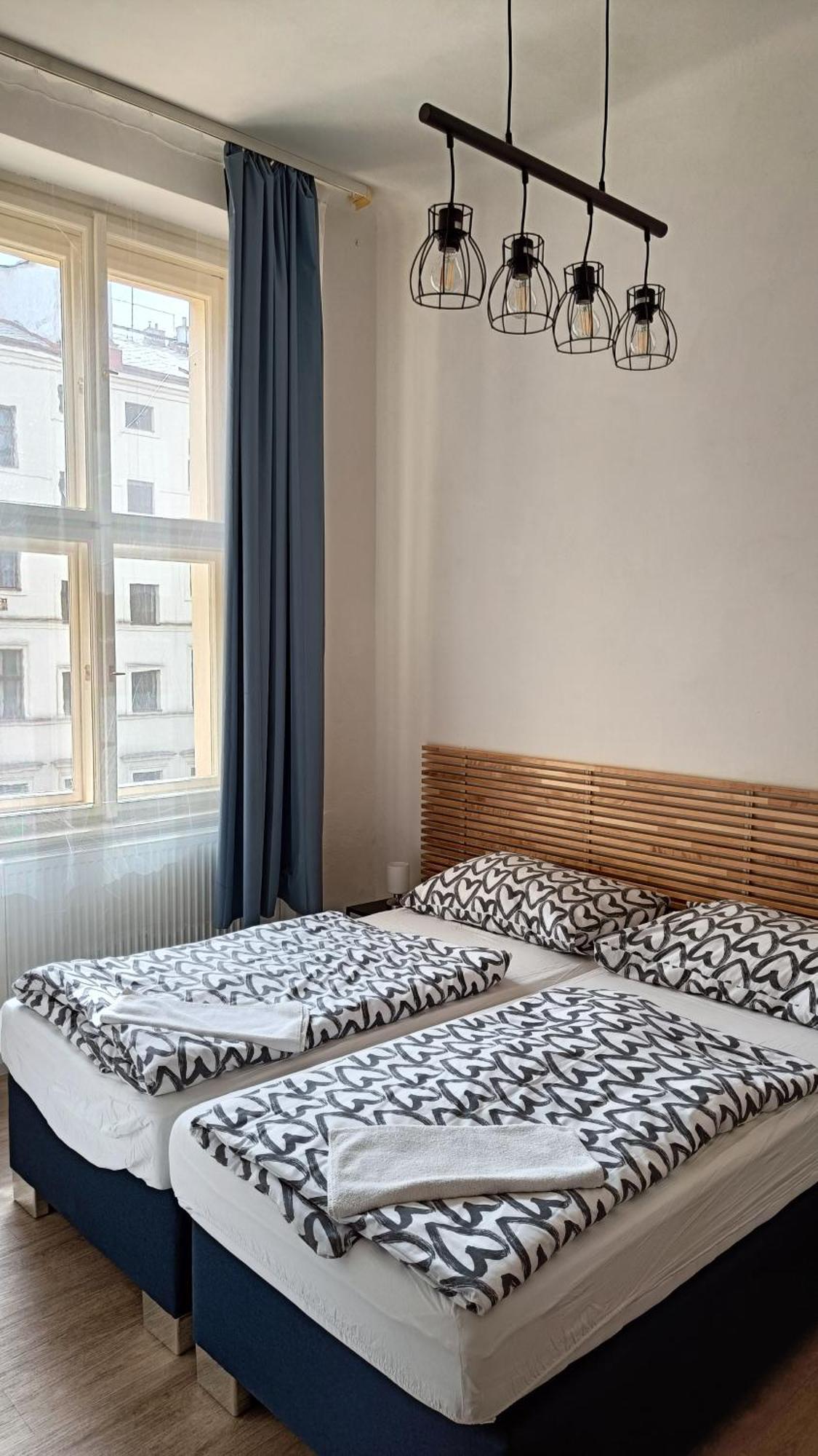 A Plus Hostel - Centrum Prague Luaran gambar