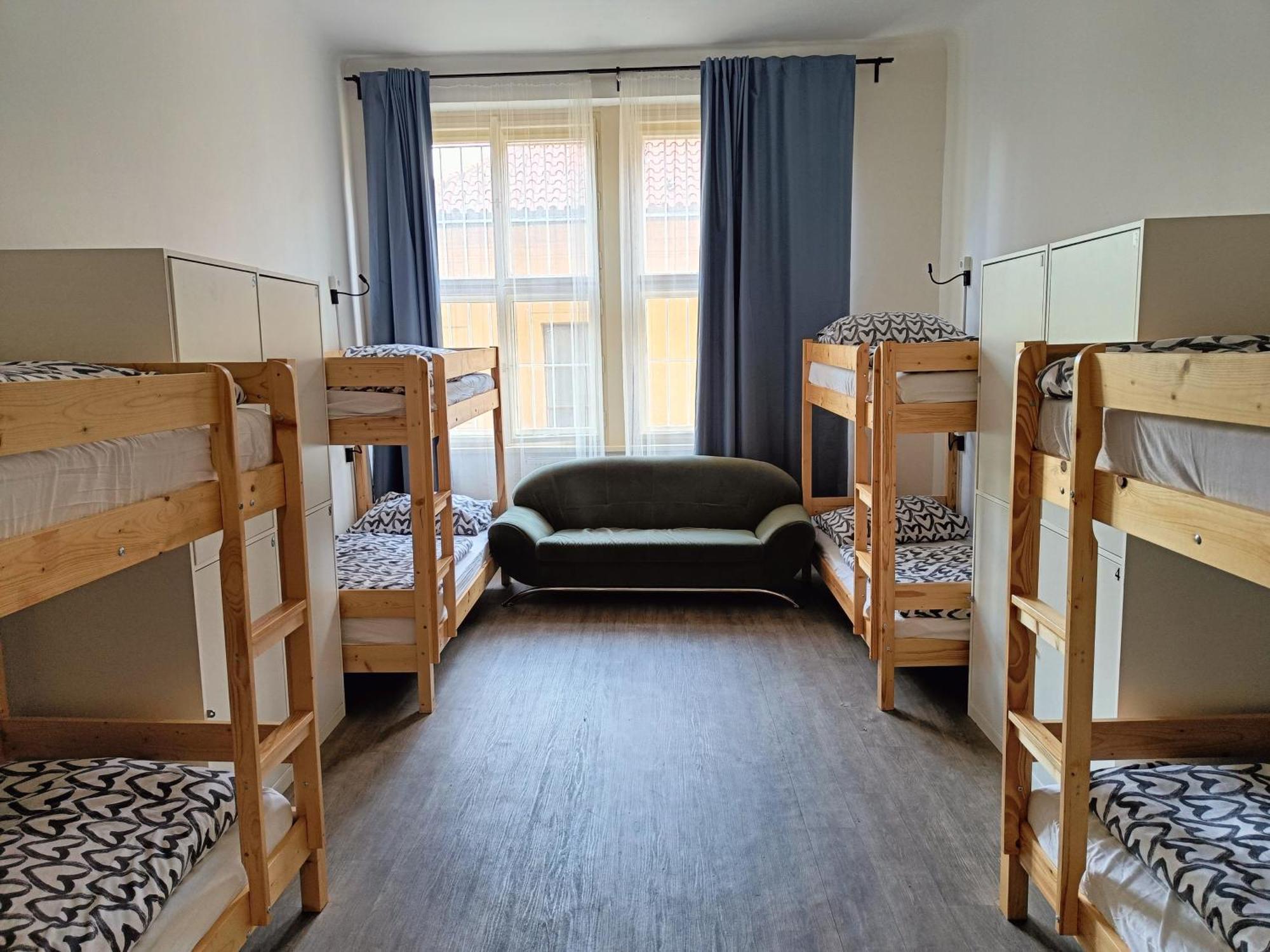 A Plus Hostel - Centrum Prague Luaran gambar